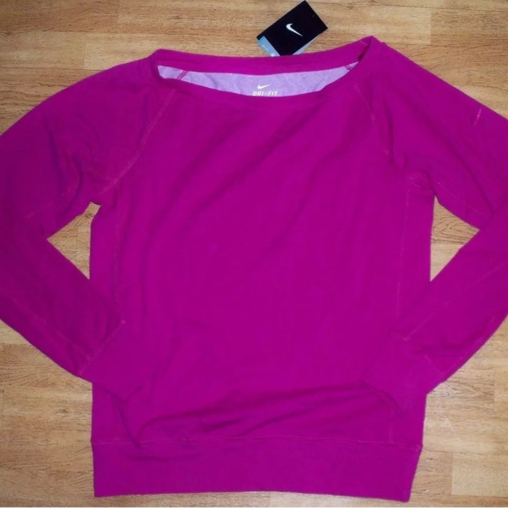 NWT NIKE Women's epic crew long sleeve  shirt